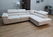 SOFÁ CONVERTIBLE ESQUINERO DERECHO TOULOUSE CON ESTRUCTURA DE MADERA, ASIENTOS ESPACIOSOS Y UNA PRÁCTICA FUNCIÓN DE CAMA PARA MAYOR COMODIDAD CON ALMACENAMIENTO EN COLOR BEIGE DE 275X205 CM