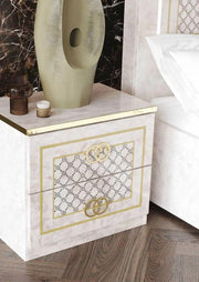 GUCCI SOFT IN BEIGE AND GOLD COLOR WITH 2 DRAWERS .MEASURING 54X37X50CM
