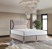 EL CONJUNTO BASE LYON DE 160X200 CM EN TERCIOPELO BEIGE/ORO COMBINA DISEÑO DE CABECERO CON CANAPÉ INCLUIDO (SIN COLCHÓN)