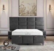 THE DIAMOND BASE SET 160X200 CM IN GREY COMBINES SQUARES DESIGN AND SUPERIOR COMFORT. ITS ELEGANT UPHOLSTERED HEADBOARD AND SPACIOUS SLEEPING AREA PROVIDE BOTH STYLE