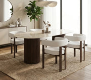 LA MESA DE COMEDOR KEYSHA CUENTA CON UNA BASE CON EFECTO NOGAL Y UNA ENCIMERA DE CERÁMICA TRAVERTINO BRILLANTE, COMBINANDO ELEGANCIA Y DURABILIDAD. 180X90X75 CM