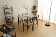 EL JUEGO DE MESA DE COMEDOR TUTI 110X70X75CM CUENTA CON UNA MESA CON ACABADO ROBLE RAYADO Y 4 SILLAS (4+1) QUE COMBINAN UNA CALIDEZ NATURAL.