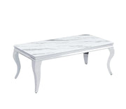 MESA DE CENTRO BAROQUE DE 120X60X45CM CUENTA CON UNA TAPA DE MÁRMOL BLANCO Y PATAS PLATEADAS.