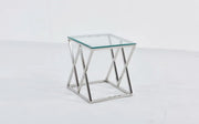 MESA GUERIDÓN DE DISEÑO TRIANGULAR CON ACABADO PLATEADO Y TAPA DE CRISTAL TRANSPARENTE 50X50CM