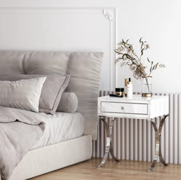 CROSS BEDSIDE TABLE IN WHITE AND SILVER FINSIHING 50X40X60CM