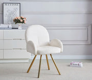 SILLÓN MIMI CON PATAS DORADAS EN BLANCO ROTO/BEIGE.