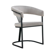 SILLÓN BRITTANY EN TERCIOPELO GRIS CON PATAS DE METAL NEGRO. MEDIDAS 50X45X81.5CM
