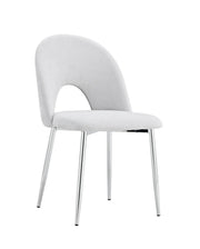 SILLAS DE TERCIOPELO SINTÉTICO GRIS CLARO CON PATAS PLATEADAS.