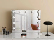 VANITY MIRROR WITH 11 LED BLUBS.