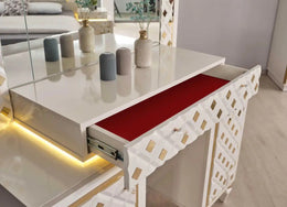 CRISTAL DRESSING TABLE IN BEIGE AND GOLD COLOR WITH LIGHT AND 2 DOORS WITH 1 DRAWERS.MEASURING