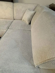 SOFÁ ESQUINERO PANORÁMICO MONALISA BEIGE CON UN ESPACIOSO DISEÑO PANORÁMICO IDEAL PARA SALAS DE ESTAR GRANDES Y MÁXIMO CONFORT