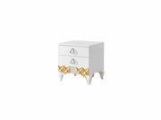 ALLIANCE BEDROOM SET IN WHITE/GOLD FEATURES MODREN AND ELEGANT DESIGN . THE SET INCLUDES 160X200CM BED WITHOUT MATRESS AND 2 SLIDING DOOR WARDROBE 200X30X210CM AND 3 DRAWERS COMMODE 90X45X80CM AND MIRROR AND 2 BEDSIDETABLE