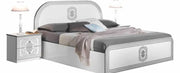 SOFIA BEDROOM SET  IN WHITE/SILVER FEATURES MODREN AND ELEGANT DESIGN . THE SET INCLUDES A BED 160X200CM WITH SOMMIER AND WITHOUT MATRESS AND WITH 4 DOOR WARDROBE 160X51X210CM AND 3 DRAWERS COMMODE 110X42X67CM AND MIRROR AND 2 BEDSIDE TABLE 49X36X47CM