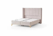 LA BASE TOKIO DE 160X200CM EN TERCIOPELO BEIGE COMBINA UN DISEÑO DE REVESTIMIENTO Y UNA COMODIDAD SUPERIOR. SU ELEGANTE CABECERO Y SU AMPLIA ZONA DE DESCANSO INCLUYEN CANAPÉ Y COLCHÓN.
