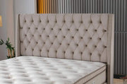 THE ALICANTE BASE SET 140X190 CM OFFERS A SPACIOUS AND COMFORTABLE SLEEPING AREA WITH A MODRESN TUFTED HEADBOARD DESGIN.IN BEIGE COLOR VELVET WITH CANAPE WITHOUT MATRESS