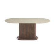 LA MESA DE COMEDOR LOKA PRESENTA UNA BASE CON EFECTO NOGAL Y UNA CUBIERTA DE CERÁMICA TRAVERTINO MATE, COMBINANDO ELEGANCIA NATURAL Y DURABILIDAD. 180X90X75CM