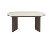 LA MESA DE COMEDOR PAGE CUENTA CON UNA BASE DE MDF CON EFECTO NOGAL Y UNA CUBIERTA DE CERÁMICA TRAVERTINO, DURABILIDAD. MEDIDAS 180X90X75