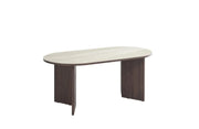LA MESA DE COMEDOR PAGE CUENTA CON UNA BASE DE MDF CON EFECTO NOGAL Y UNA CUBIERTA DE CERÁMICA TRAVERTINO, DURABILIDAD. MEDIDAS 180X90X75