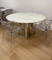 MESA DE COMEDOR REDONDA CAPUCINE CON TAPA DE MÁRMOL BLANCO Y BASE DE PLATA, MEDIDAS 130X75CM