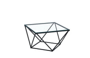 LA MESA DE CENTRO ALINA DE 80X80X45CM CUENTA CON UNA TAPA DE CRISTAL TRANSPARENTE Y PATAS DE METAL NEGRO.