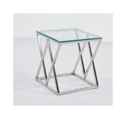 MESA GUERIDÓN DE DISEÑO TRIANGULAR CON ACABADO PLATEADO Y TAPA DE CRISTAL TRANSPARENTE 50X50CM