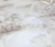 CONSOLA GEO CON CUBIERTA DE MÁRMOL BLANCO/BEIGE Y ACABADO PLATEADO 120X40X78CM