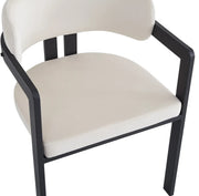 SILLAS MELLOW CON PATAS DE METAL NEGRO Y ASIENTO DE TERCIOPELO BEIGE. MIDEN 50X49X79CM