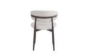 SILLA LUCILE CON PATAS EFECTO NOGAL EN ACABADO GRANO BEIGE. MEDIDAS 49.5X47X77CM