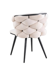 SILLAS LOLIPOP CON PATAS DE METAL NEGRO Y ASIENTO DE TERCIOPELO BEIGE.