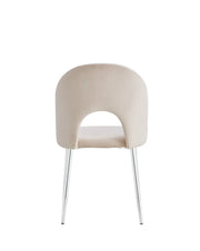 SILLAS TEDDY EN TERCIOPELO BEIGE CON PATAS PLATEADAS.