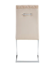 SILLAS ACOLCHADAS COCOMAT EN TERCIOPELO BEIGE CON PATAS PLATEADAS. 41X42X108CM