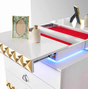 ALIANCE DRESSING TABLE WITH WHITE AND GOLD COLOR WITH LIGHT WITH 3 DRAWERS TABLE AND MIRROR .MEASURING 116X46X77CM